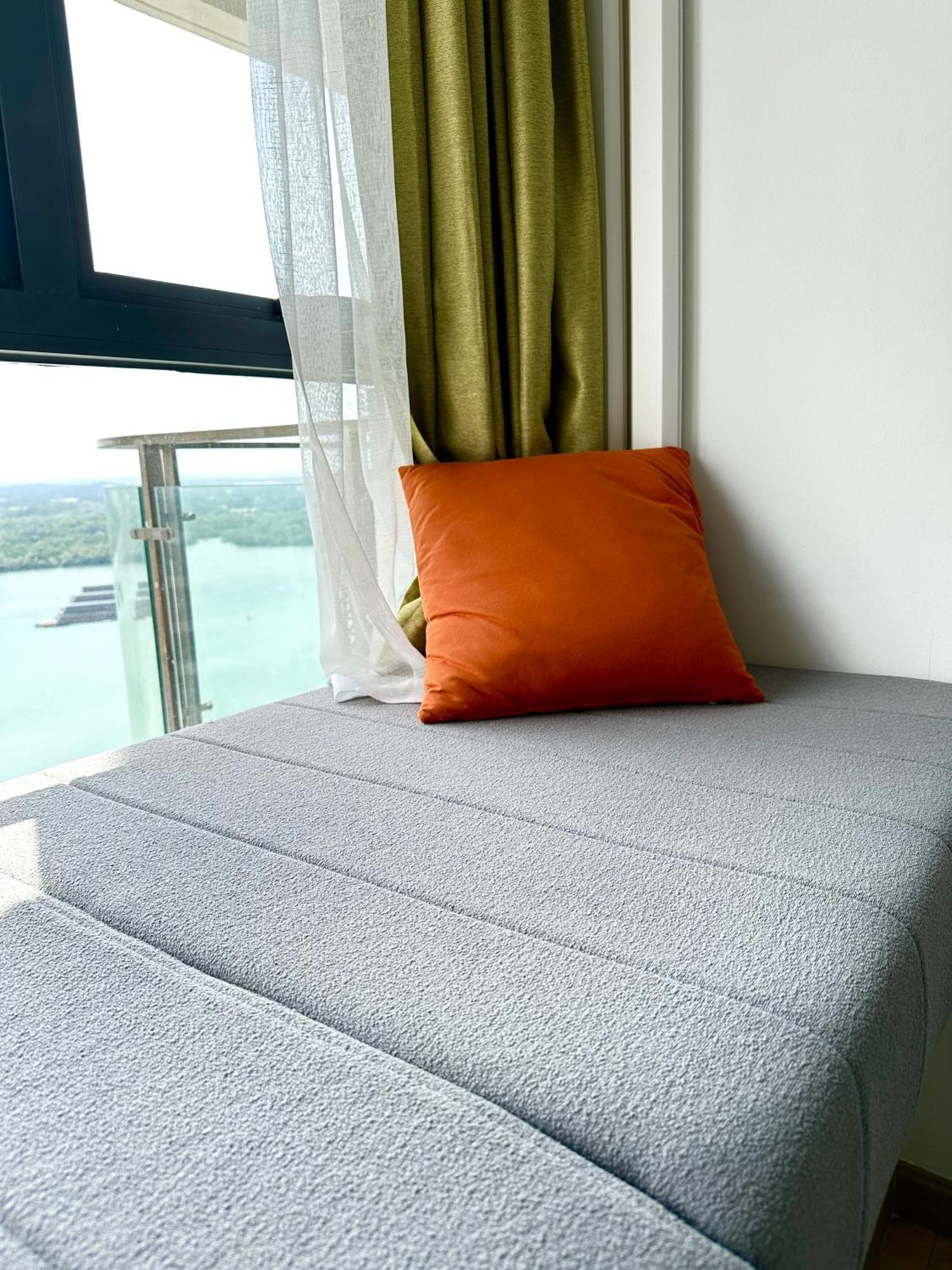 Astonishing Ocean View 3 Bedroom Apartment *