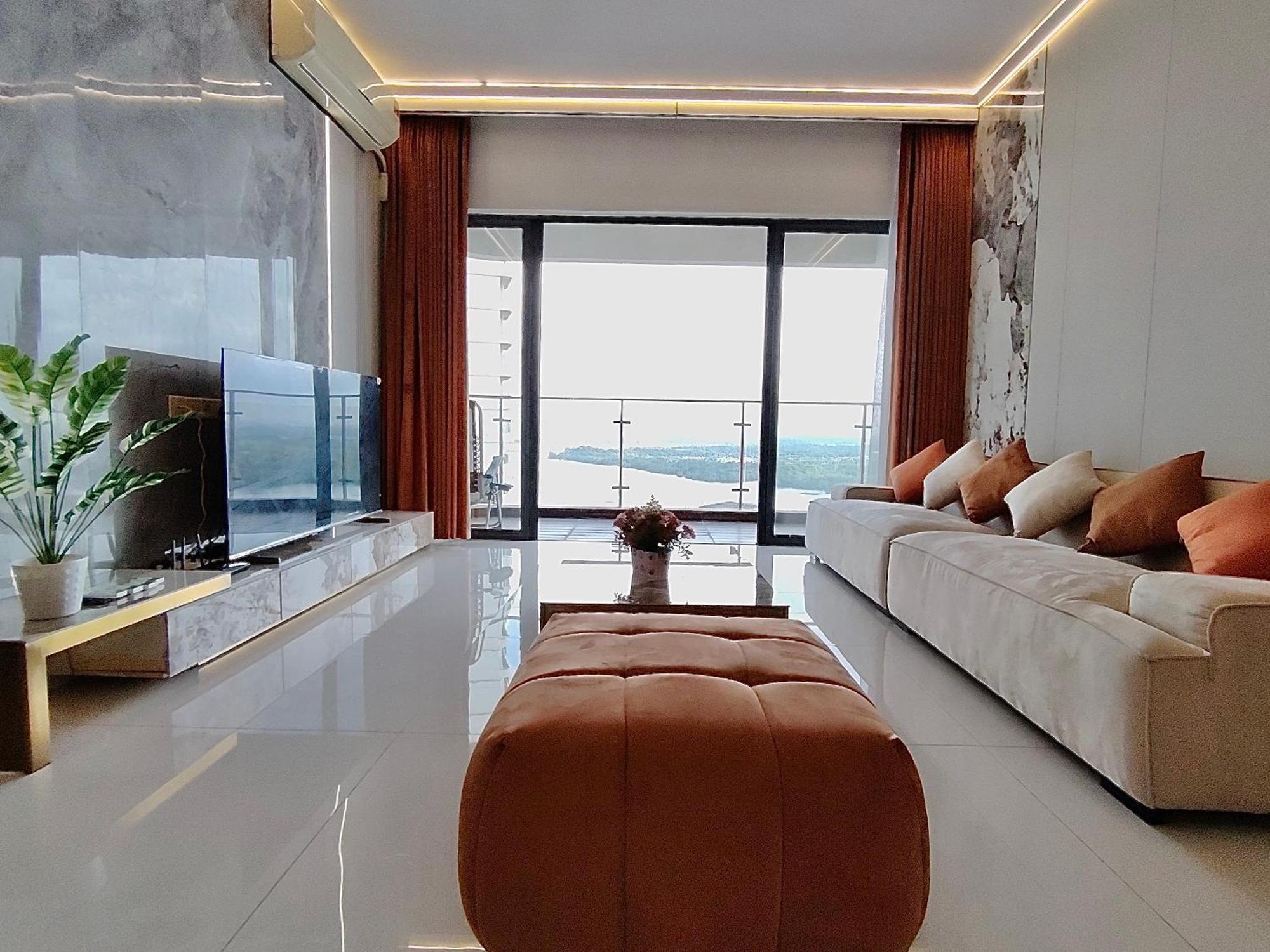 Astonishing Ocean View 3 Bedroom Apartment *