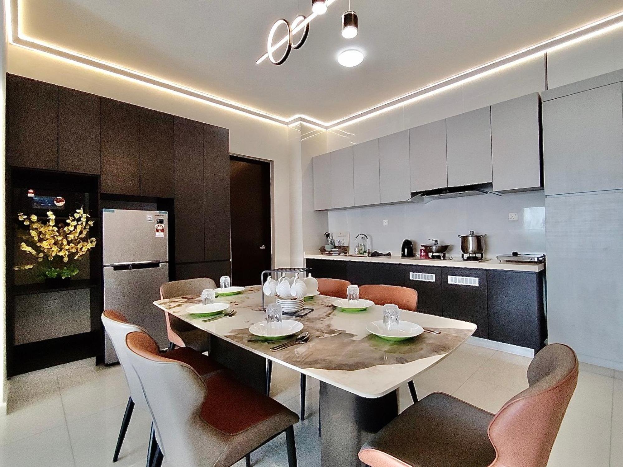 Astonishing Ocean View 3 Bedroom Apartment *